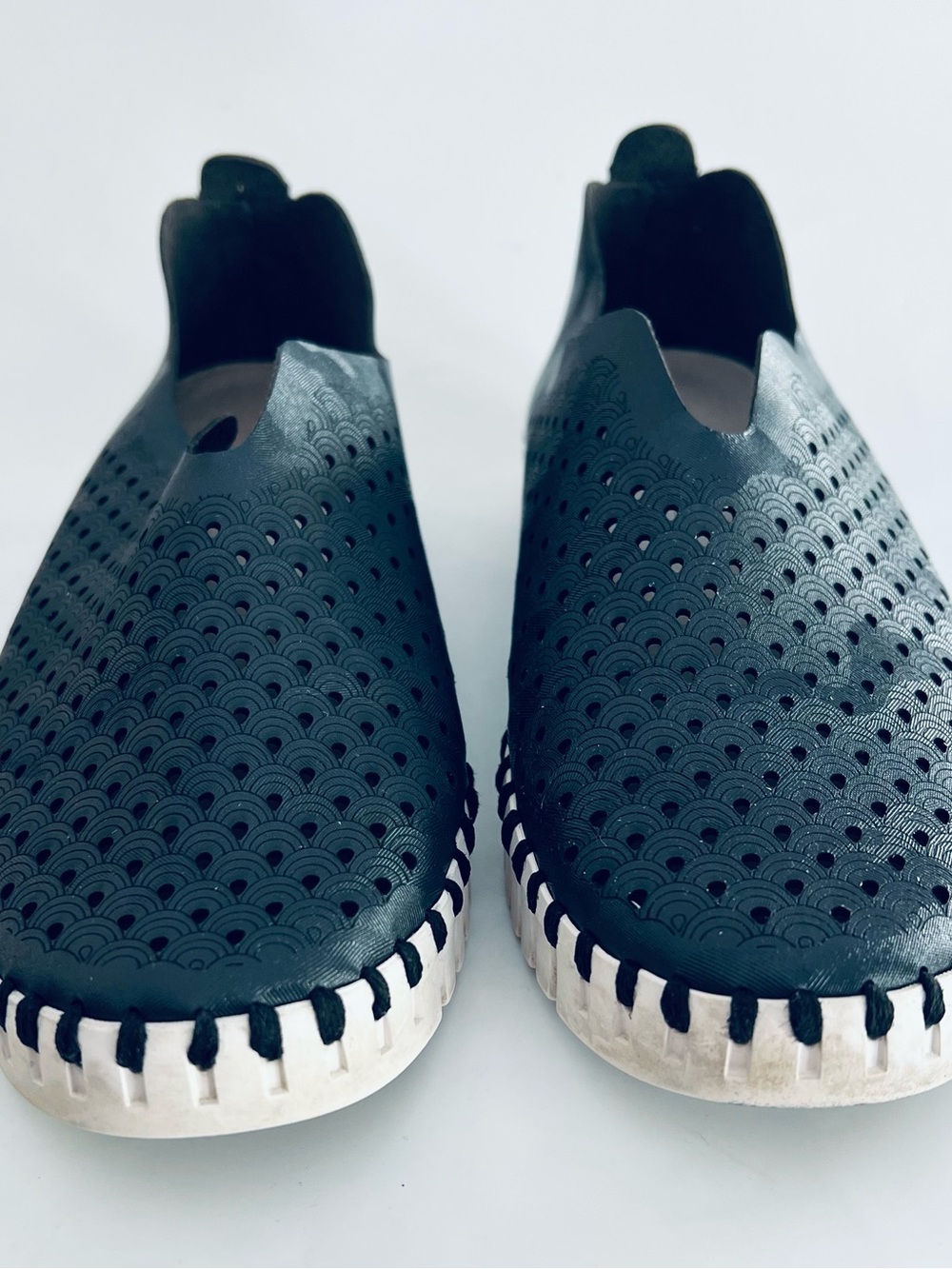 Ilse Jacobsen Hornbaek Women's Tulip 139 Navy perforated slip-on flats. Size 7